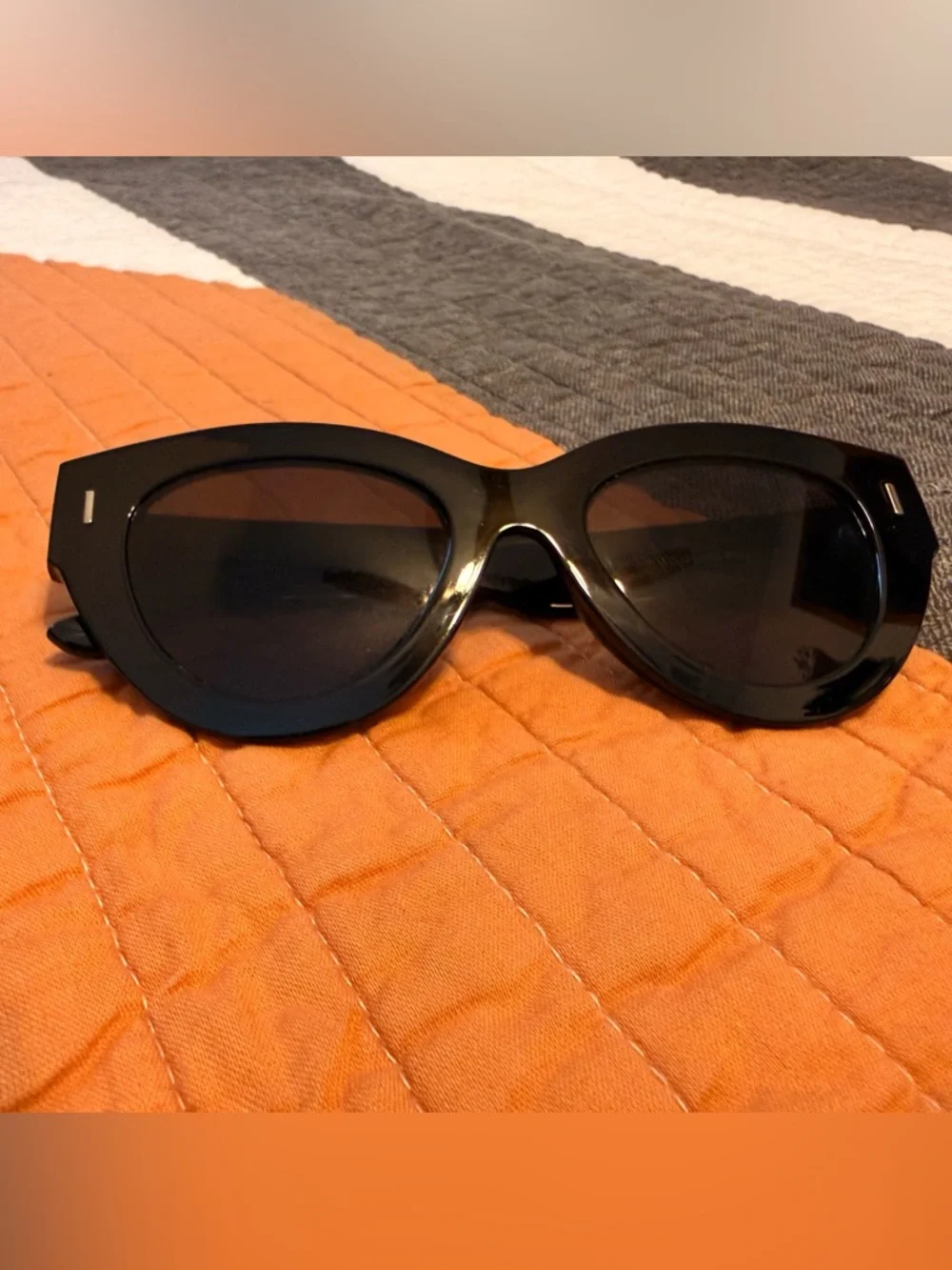Diff Eyewear Black Cat-Eye Sunglasses - Picture 2 of 7